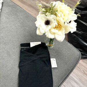 BLACK ANKLE LEGGIING BY AEROPOSTALE